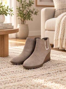 Kookaburra By UGG Women's Beige Ankle Boots Size 10